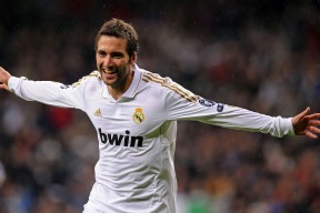 法甲冠军悬念：战术调整带来创新亮点，法甲冠军排名